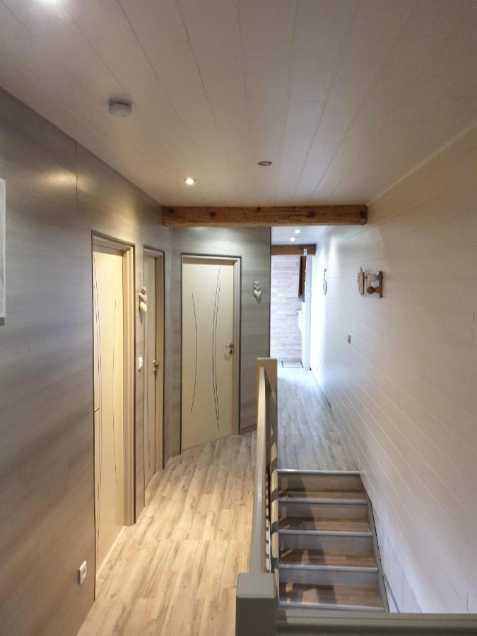 Au Petit Bonheur Bed & Breakfast Saint-Martin-du-Frene Bagian luar foto
