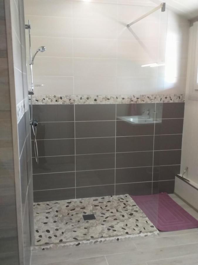 Au Petit Bonheur Bed & Breakfast Saint-Martin-du-Frene Bagian luar foto