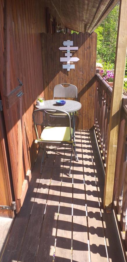Au Petit Bonheur Bed & Breakfast Saint-Martin-du-Frene Bagian luar foto