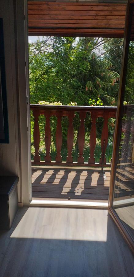 Au Petit Bonheur Bed & Breakfast Saint-Martin-du-Frene Bagian luar foto