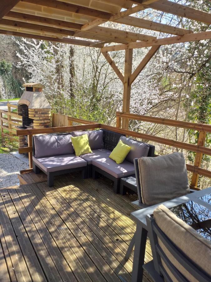Au Petit Bonheur Bed & Breakfast Saint-Martin-du-Frene Bagian luar foto