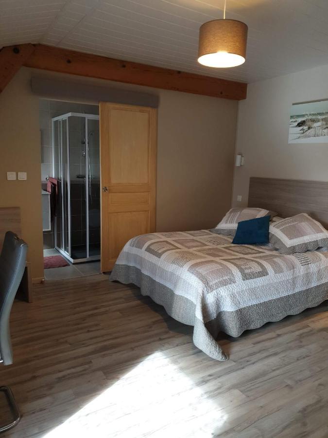 Au Petit Bonheur Bed & Breakfast Saint-Martin-du-Frene Bagian luar foto