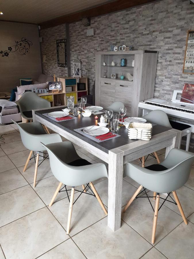 Au Petit Bonheur Bed & Breakfast Saint-Martin-du-Frene Bagian luar foto