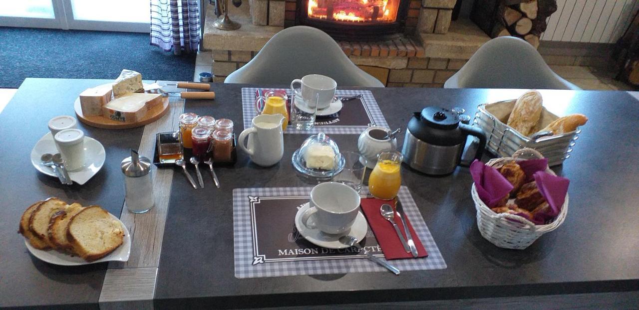 Au Petit Bonheur Bed & Breakfast Saint-Martin-du-Frene Bagian luar foto